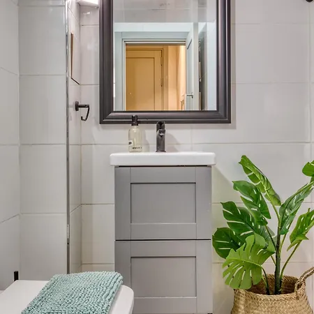 아파트 Sophisticated One Bedroom Duplex With Shared Roof Terrace Goblugf