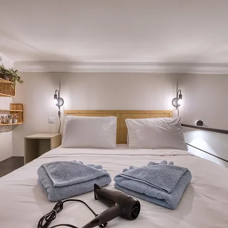 Sophisticated One Bedroom Duplex With Shared Roof Terrace Goblugf