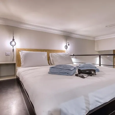 Sophisticated One Bedroom Duplex With Shared Roof Terrace Goblugf Апартаменты