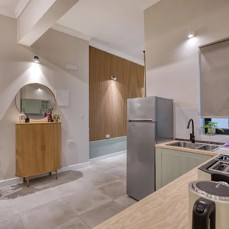 Sophisticated One Bedroom Duplex With Shared Roof Terrace Goblugf Апартаменты