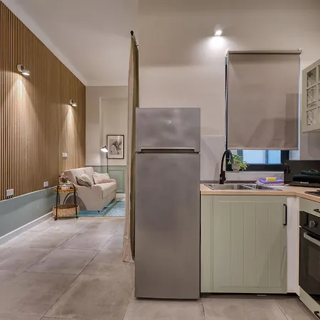 Апартаменты Sophisticated One Bedroom Duplex With Shared Roof Terrace Goblugf *