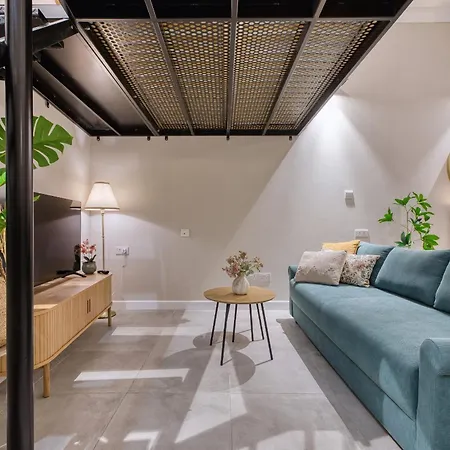 Sophisticated One Bedroom Duplex With Shared Roof Terrace Goblugf Апартаменты *